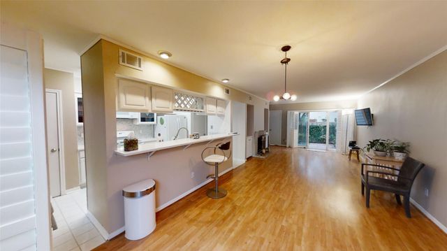 1970 Augusta Drive, Houston, TX 77057