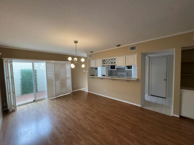 1970 Augusta Drive, Houston, TX 77057