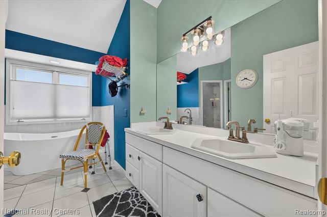 2915 Allison Lane, Highland, MI 48357
