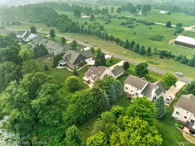 2915 Allison Lane, Highland, MI 48357