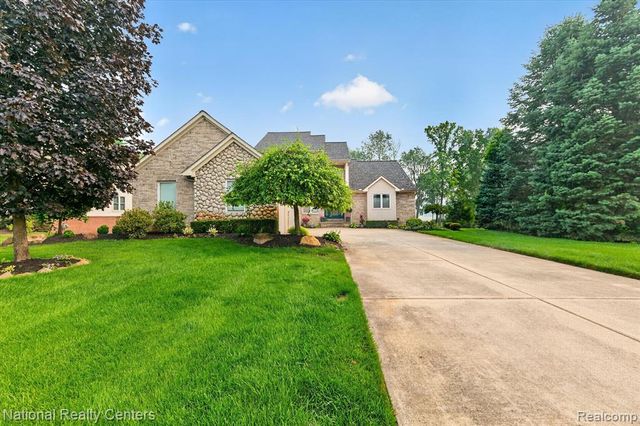 2915 Allison Lane, Highland, MI 48357