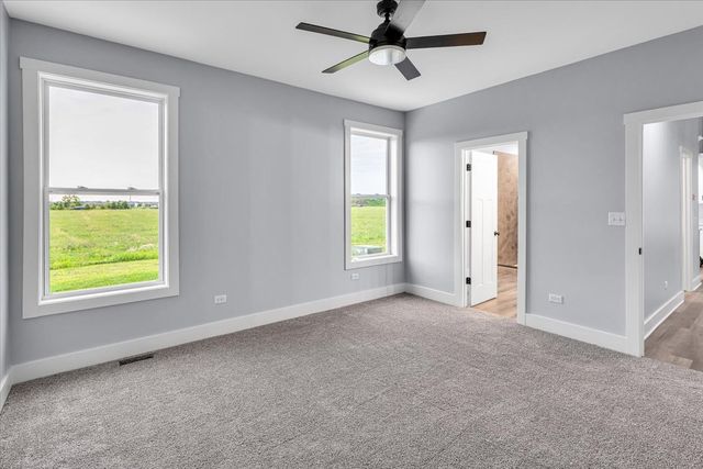 2080 Waters Edge Drive, Minooka, IL 60447