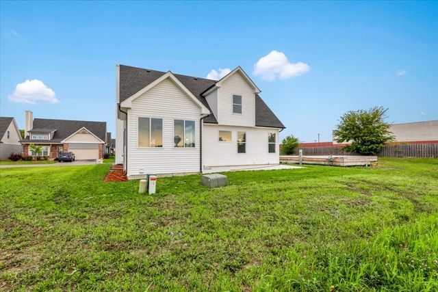 2080 Waters Edge Drive, Minooka, IL 60447