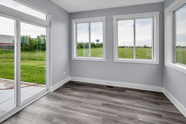 2080 Waters Edge Drive, Minooka, IL 60447