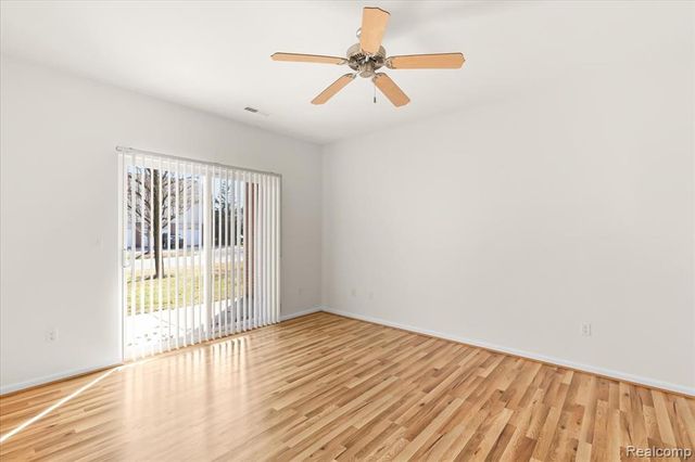 17104 Chesapeake Circle, Walled Lake, MI 48390