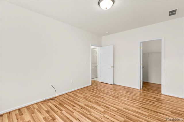 17104 Chesapeake Circle, Walled Lake, MI 48390