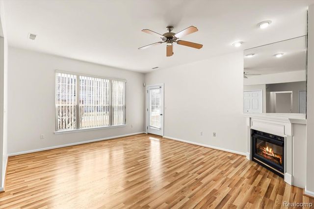 17104 Chesapeake Circle, Walled Lake, MI 48390