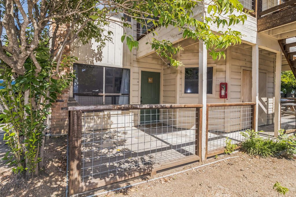 421 W San Antonio ST H1, San Marcos, TX 78666