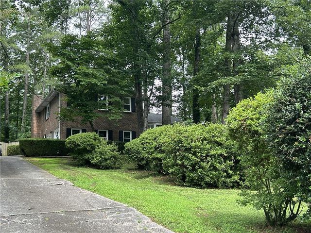 2271 Fox Hound Parkway, Marietta, GA 30062