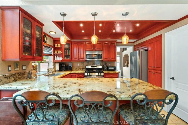 7839 Fox Tail Place, Highland, CA 92346