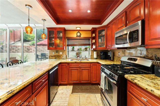 7839 Fox Tail Place, Highland, CA 92346