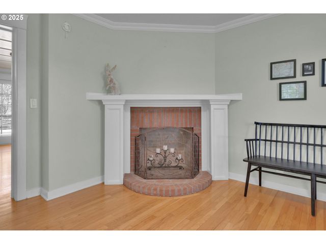 27730 ERICKSON Rd, Eugene, OR 97402