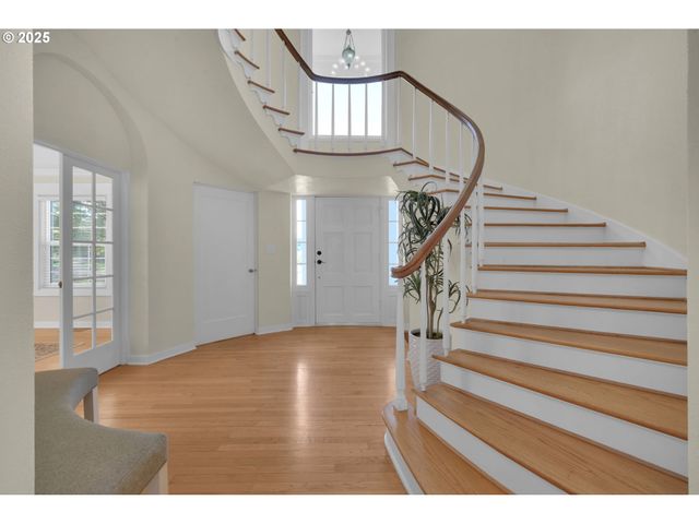 27730 ERICKSON Rd, Eugene, OR 97402