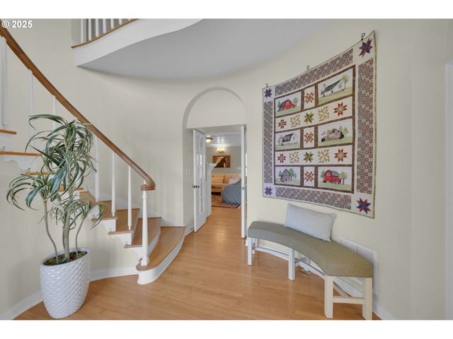 27730 ERICKSON Rd, Eugene, OR 97402