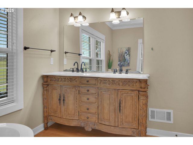 27730 ERICKSON Rd, Eugene, OR 97402