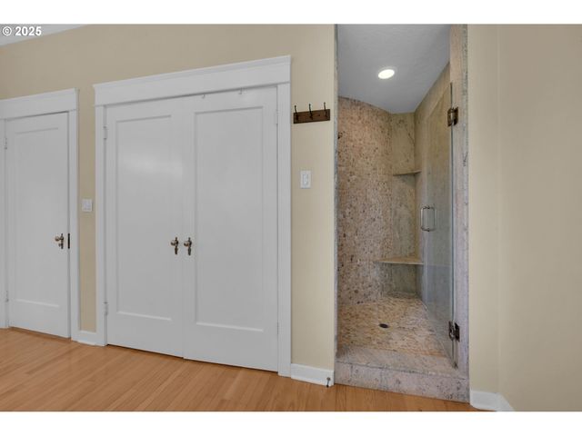 27730 ERICKSON Rd, Eugene, OR 97402