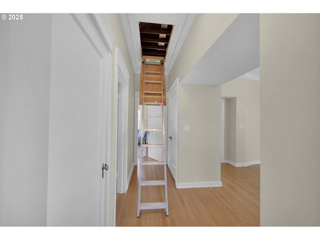 27730 ERICKSON Rd, Eugene, OR 97402