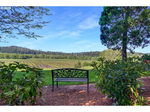 27730 ERICKSON Rd, Eugene, OR 97402