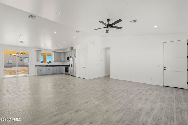 2823 S 364TH Drive, Tonopah, AZ 85354