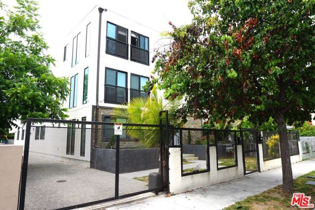 1570 W 36th Street, Los Angeles, CA 90018