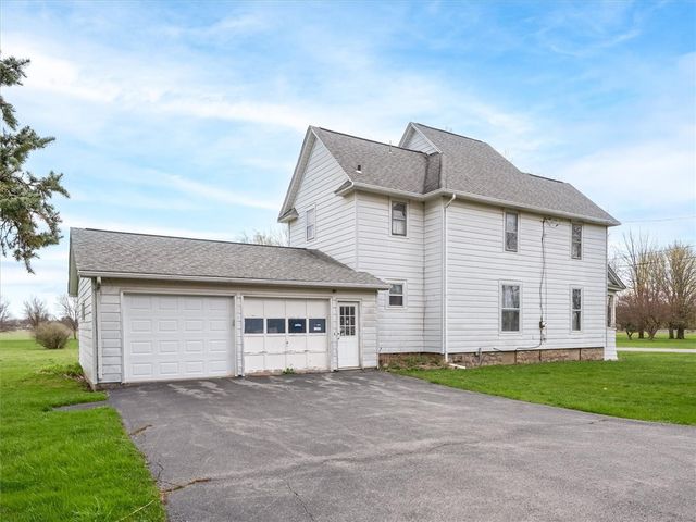 10800 Hunts Corners Road, Clarence, NY 14031