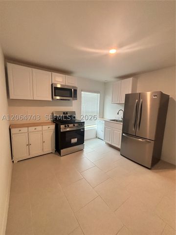 11605 Savanna Lakes Blvd, Lehigh Acres, FL 33974