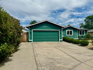 250 Tierra Circle, Eagle Point, OR 97524