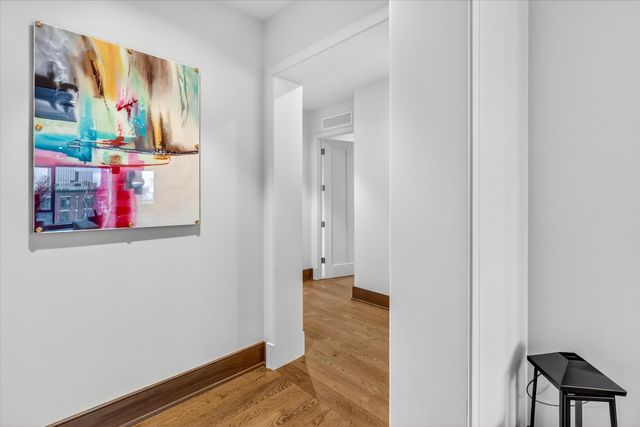 21 N May Street 501, Chicago, IL 60607