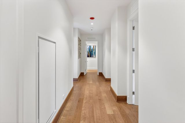 21 N May Street 501, Chicago, IL 60607