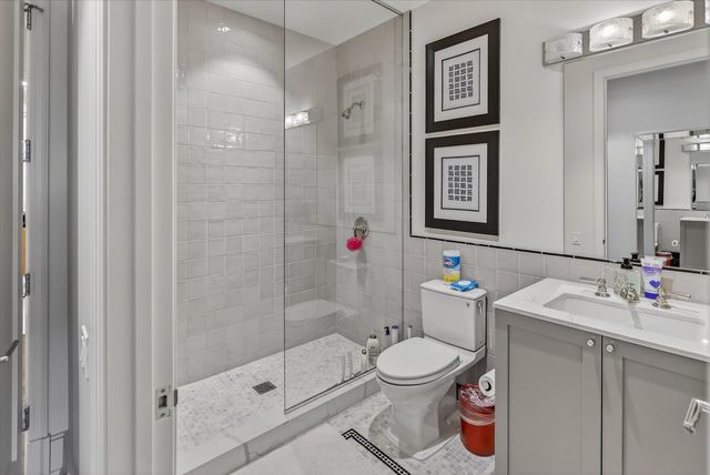 21 N May Street 501, Chicago, IL 60607