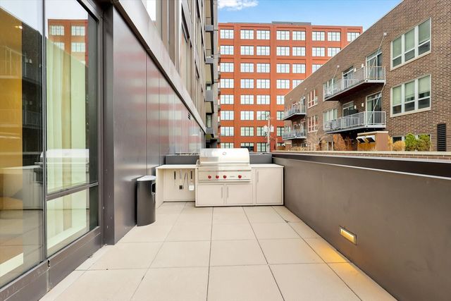 21 N May Street 501, Chicago, IL 60607