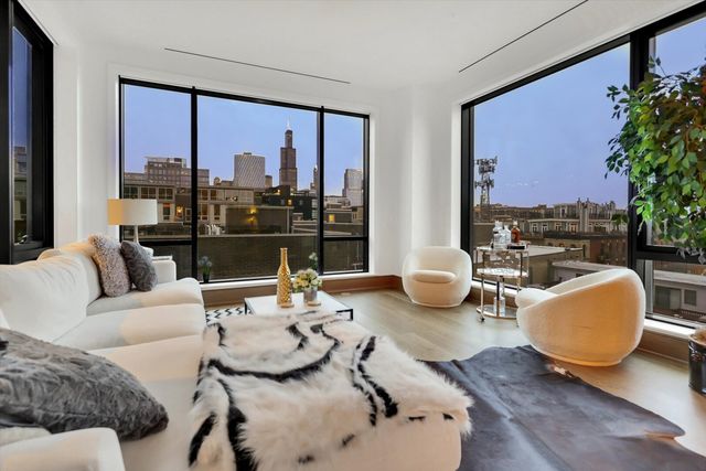 21 N May Street 501, Chicago, IL 60607