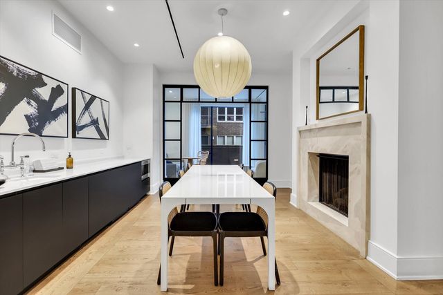 21 N May Street 501, Chicago, IL 60607