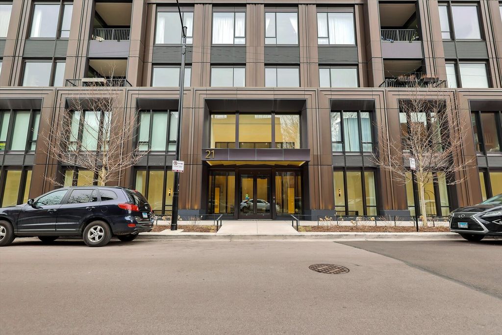 21 N May Street 501, Chicago, IL 60607