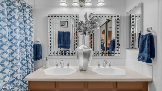 408 E MEADOWS Lane, Gilbert, AZ 85234