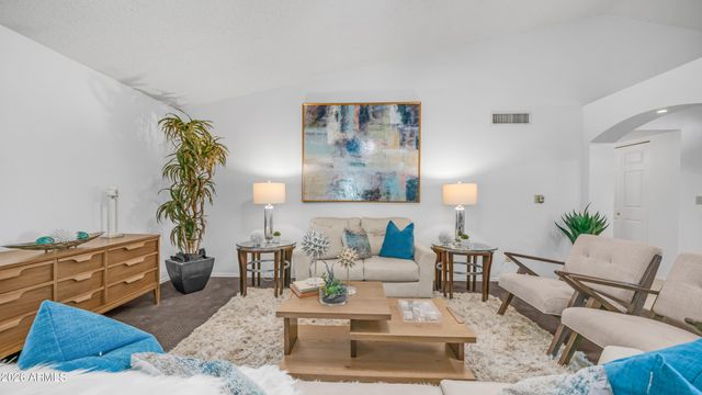 408 E MEADOWS Lane, Gilbert, AZ 85234