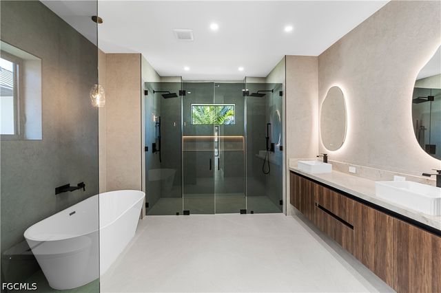 109 SW 34th AVE, Cape Coral, FL 33991