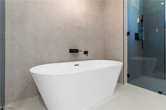 109 SW 34th AVE, Cape Coral, FL 33991