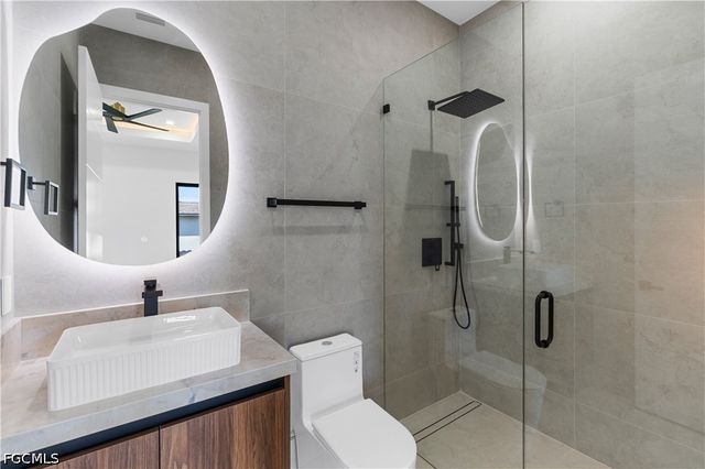 109 SW 34th AVE, Cape Coral, FL 33991