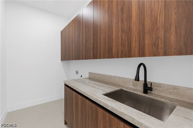 109 SW 34th AVE, Cape Coral, FL 33991