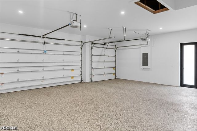 109 SW 34th AVE, Cape Coral, FL 33991