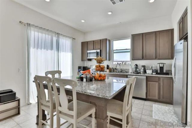 1455 Banahaw Way 11, Chula Vista, CA 91915