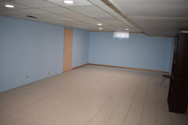 300 W 54th Place, Merrillville, IN 46410