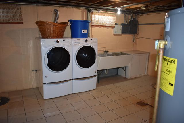 300 W 54th Place, Merrillville, IN 46410