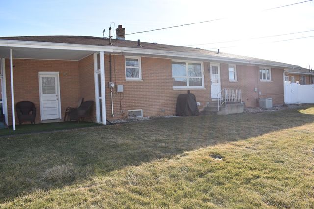 300 W 54th Place, Merrillville, IN 46410