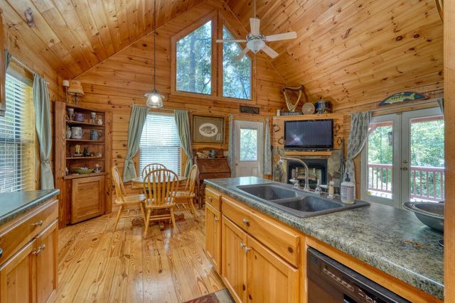 184 Beaver Ridge Road, Murphy, NC 28906