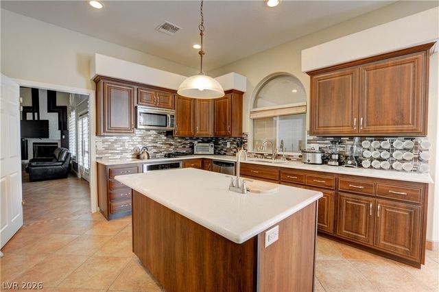 8345 Fairfield Avenue, Las Vegas, NV 89123