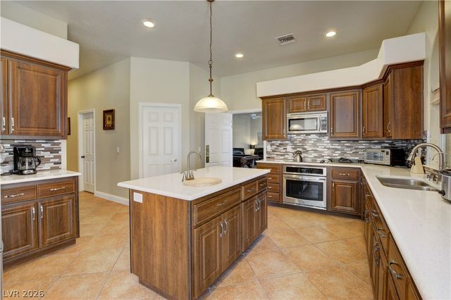 8345 Fairfield Avenue, Las Vegas, NV 89123