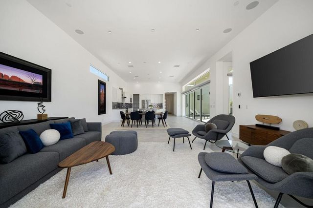 584 Fountain Drive, Palm Springs, CA 92262