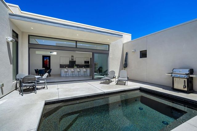 584 Fountain Drive, Palm Springs, CA 92262